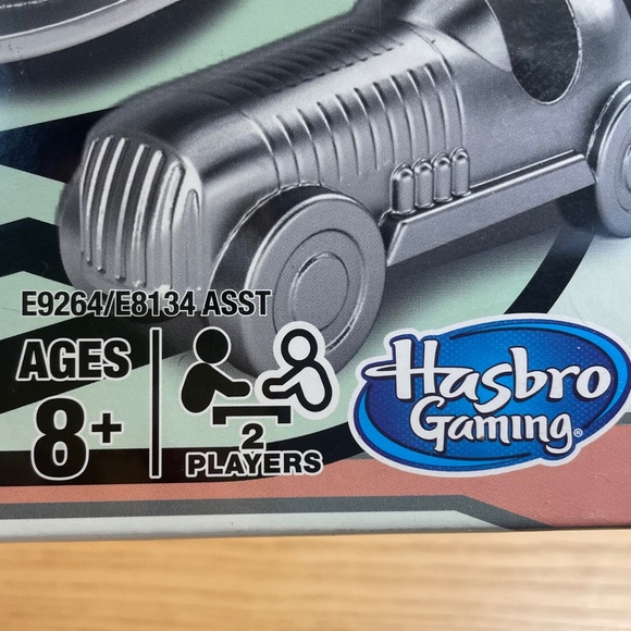 Monopoly Rivals Edition Game 2 Player Board Game Factory Sealed New Great Gift - Picture 6 of 6